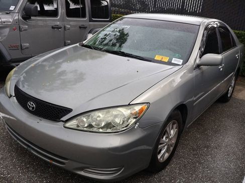 Used 2006 Toyota Camry LE FWD image 2