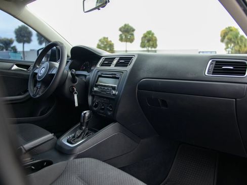 Used 2013 Volkswagen Jetta S FWD image 15