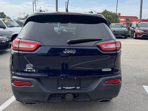 Used 2015 Jeep Cherokee Latitude w/ Cold Weather Group AWD/4WD image 7