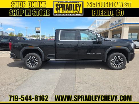 Used 2024 GMC Sierra 2500 Denali Ultimate AWD/4WD image 3