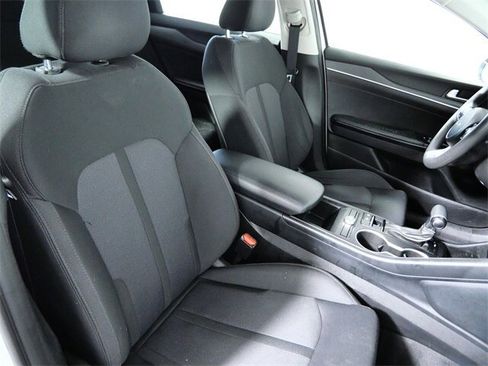Used 2022 Kia K5 LXS image 12