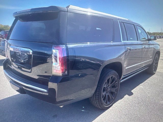 Used 2020 GMC Yukon XL Denali w/ Denali Ultimate Package AWD/4WD image 7