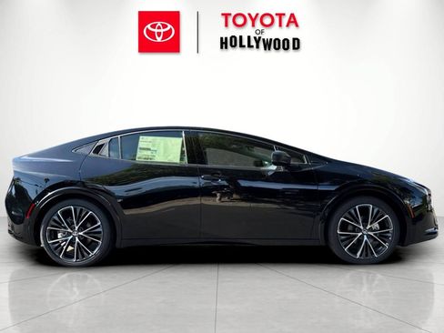 New 2027 Toyota Prius XLE FWD image 3