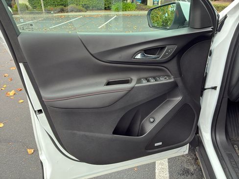 Used 2022 Chevrolet Equinox RS w/ RS Leather Package FWD image 21