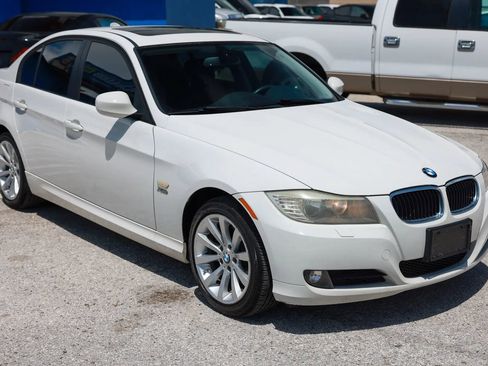 Used 2011 BMW 328i xDrive Sedan AWD/4WD image 9