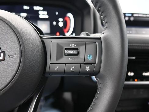 Used 2024 Nissan Rogue SL image 17