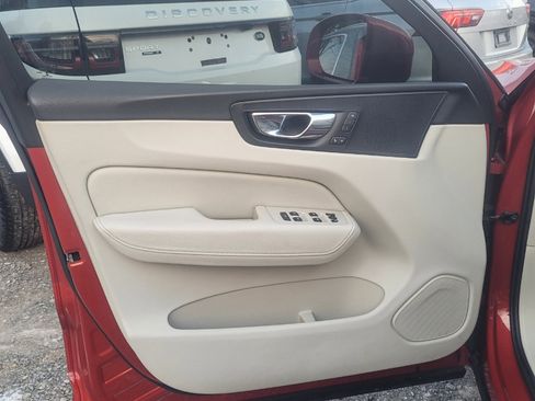 Used 2018 Volvo XC60 T5 Inscription image 10