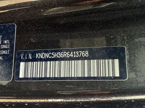 Used 2024 Kia Carnival EX image 26