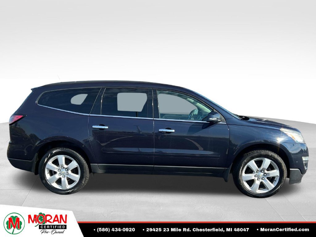 Used 2017 Chevrolet Traverse LT w/ Style and Technology Package FWD image 6