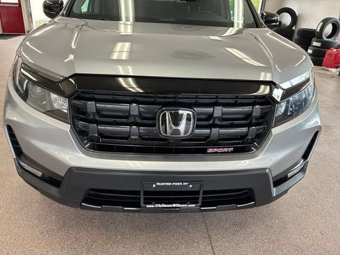 Used 2024 Honda Ridgeline Sport image 3