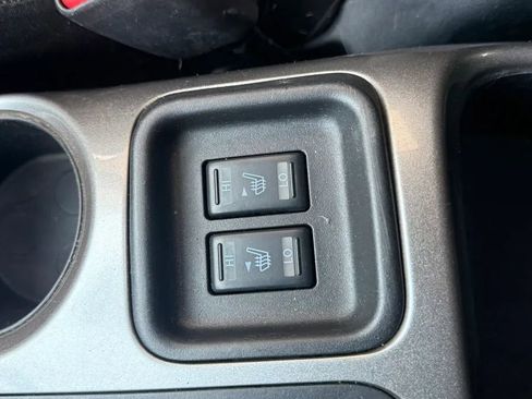 Used 2017 Nissan Juke SV image 26