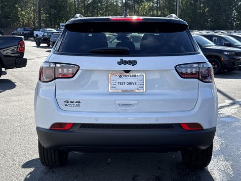 New 2026 Jeep Compass Limited image 7