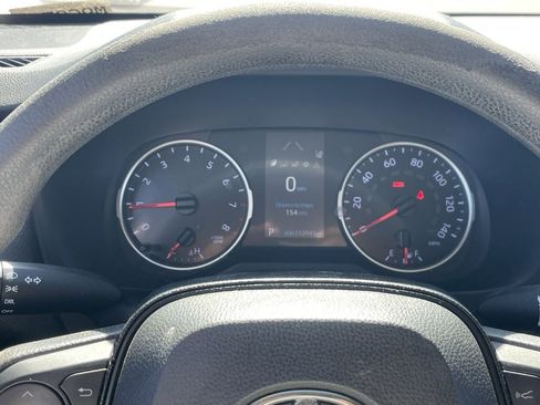 Used 2019 Toyota RAV4 LE image 6