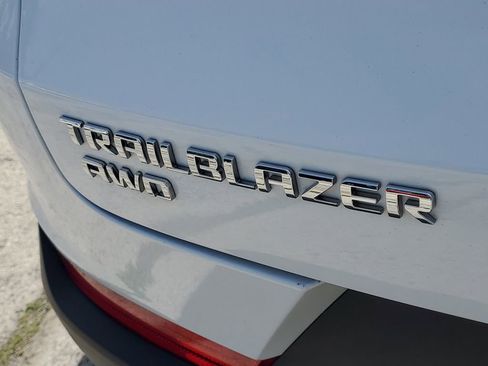 Used 2022 Chevrolet TrailBlazer LT w/ Sun and Liftgate Package AWD/4WD image 7