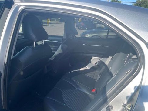 Used 2019 Toyota Camry SE FWD image 10