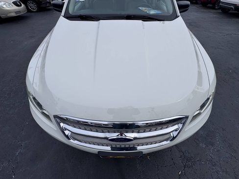 Used 2011 Ford Taurus SE image 10