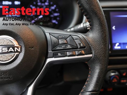 Used 2023 Nissan Kicks SR w/ SR Premium Package FWD image 16