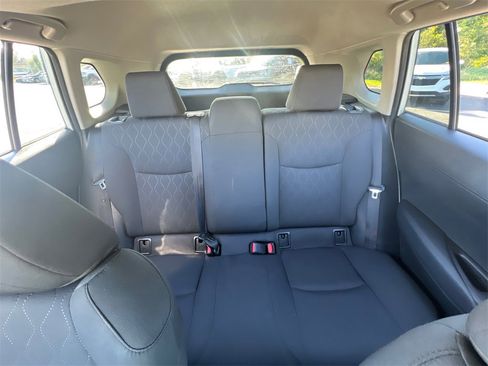 Used 2024 Toyota Corolla Cross LE image 30