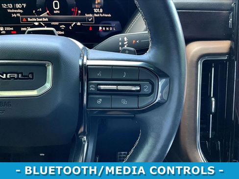 Used 2025 GMC Yukon Denali Ultimate AWD/4WD image 12