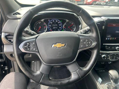Used 2023 Chevrolet Traverse Premier AWD/4WD image 18