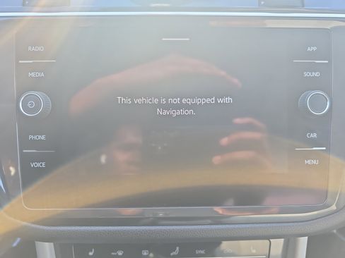 Used 2022 Volkswagen Tiguan SE image 21