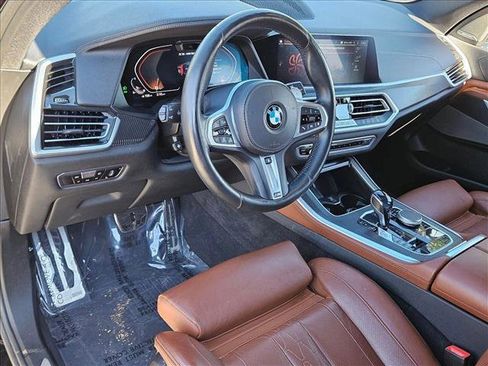 Used 2022 BMW X5 M50i image 10