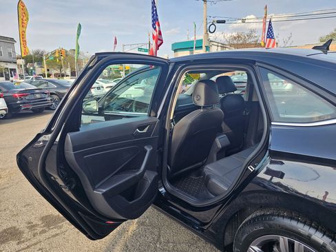 Used 2022 Volkswagen Jetta SE FWD image 10