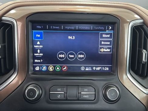 Used 2020 Chevrolet Silverado 1500 High Country w/ Technology Package image 9