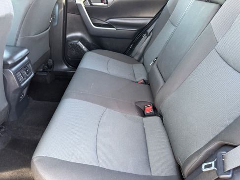 Used 2025 Toyota RAV4 XLE FWD image 9