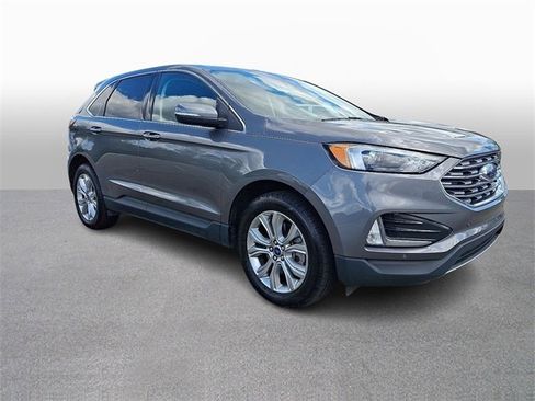 Used 2022 Ford Edge Titanium image 3