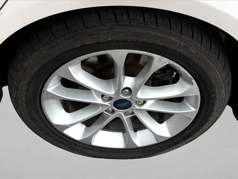 Used 2020 Ford Fusion SE FWD image 9
