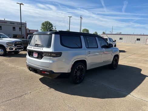 Used 2023 Jeep Grand Wagoneer Series III w/ Rear Seat Video Group 1 image 5