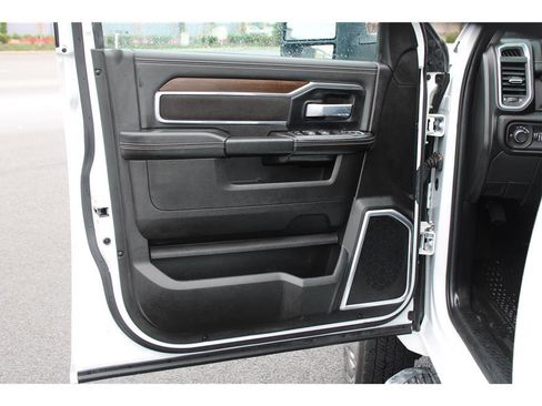 Used 2024 RAM 5500 Laramie image 7