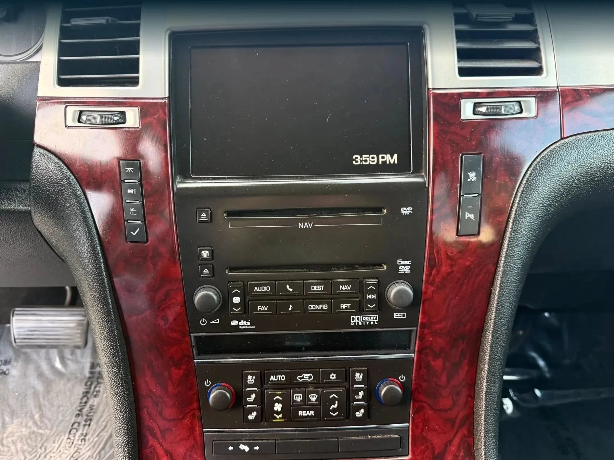 Used 2010 Cadillac Escalade AWD image 24