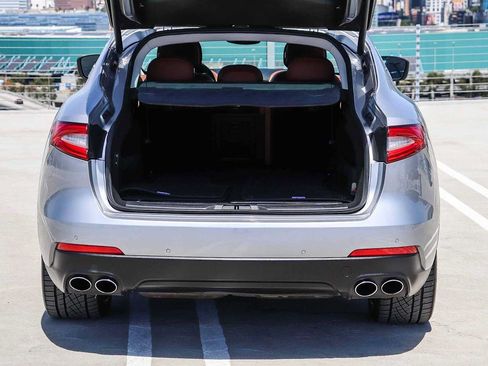 Used 2017 Maserati Levante S AWD/4WD image 34