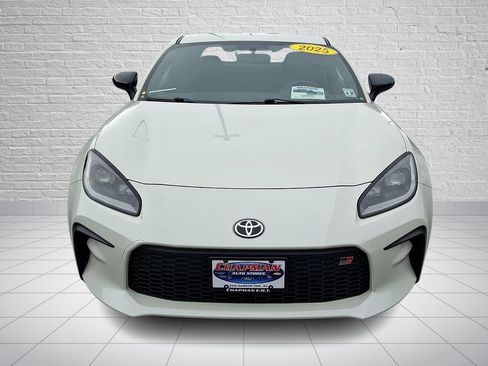 Used 2025 Toyota GR86 w/ ALL Weather Mat Package (TMS) RWD image 2