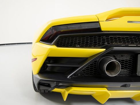 Used 2022 Lamborghini Huracan EVO image 51