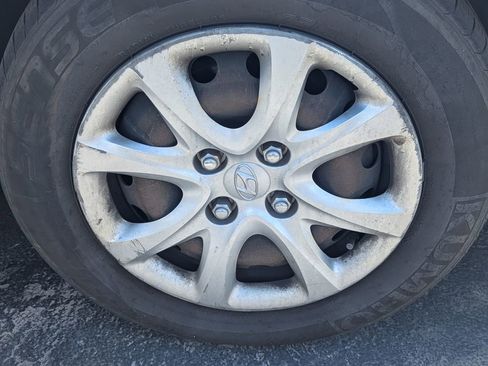Used 2014 Hyundai Accent GLS FWD image 8