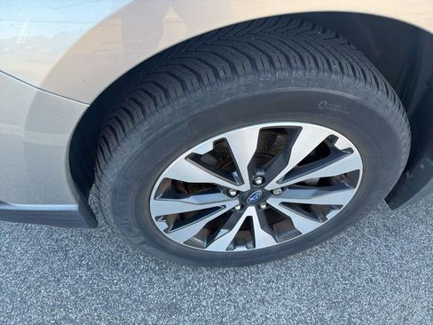 Used 2016 Subaru Outback 2.5i Limited AWD/4WD image 23