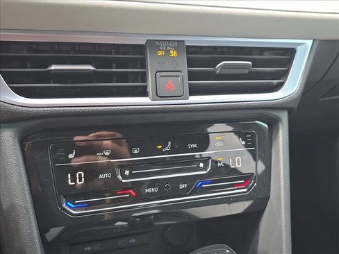 New 2026 Volkswagen Taos SE FWD image 17