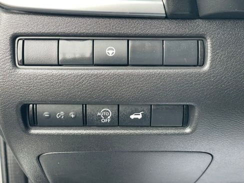 Certified 2025 Nissan Rogue SV AWD/4WD image 14