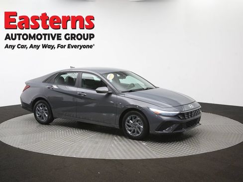 Used 2024 Hyundai Elantra SEL FWD image 46