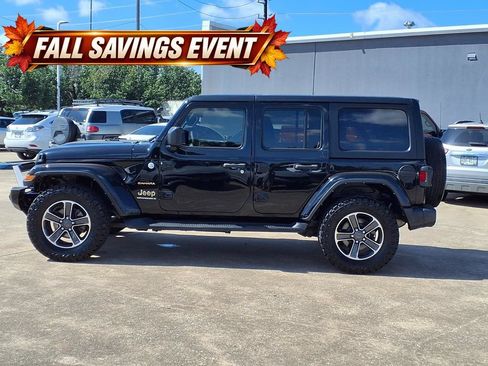 Used 2023 Jeep Wrangler Unlimited Sahara AWD/4WD image 5