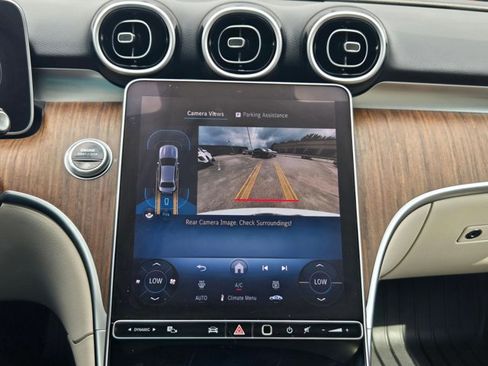 Used 2025 Mercedes-Benz C 300 Sedan image 25