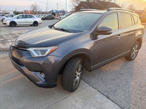 Used 2018 Toyota RAV4 XLE image 11
