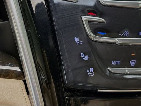 Used 2020 Cadillac Escalade Platinum image 23