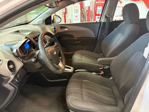 Used 2015 Chevrolet Sonic LT FWD image 11