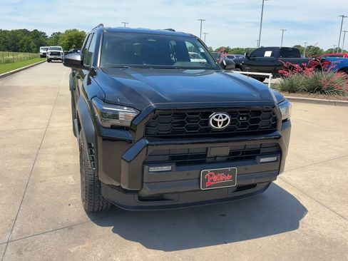 Used 2025 Toyota 4Runner TRD Off-Road AWD/4WD image 3
