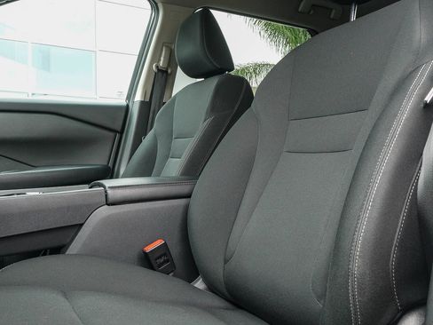 Used 2024 Nissan Rogue S FWD image 23