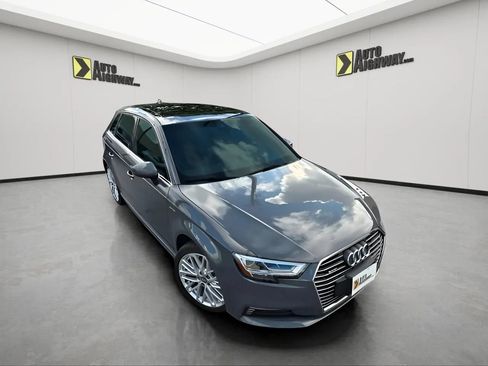 Used 2018 Audi A3 e-tron Prestige w/ Prestige Package image 10